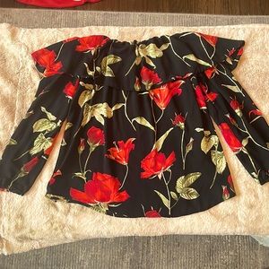 Charlotte Russe Women’s Off the shoulder Top. Size XL. Flower design